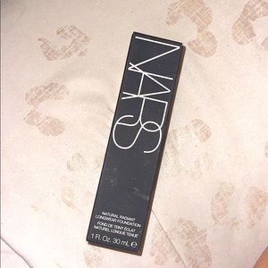 Nars Natural Radiant Longwear Foundation
